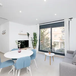 Bhost - Waikiki , Tarifa Spagna